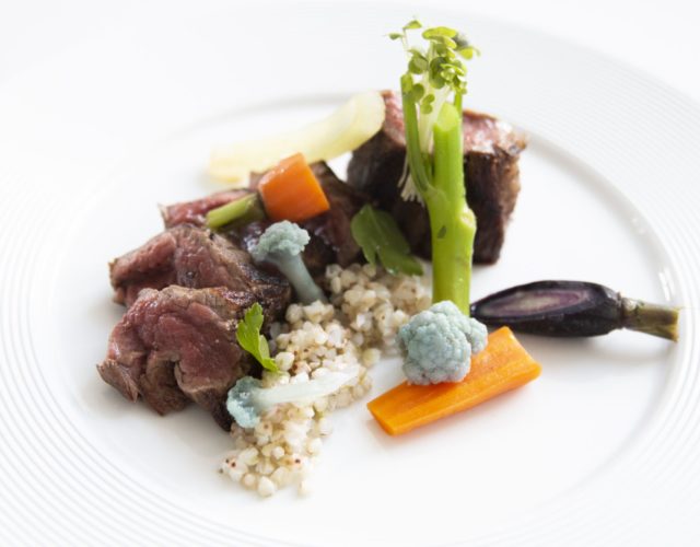 Nové a la carte menu, rib eye steak